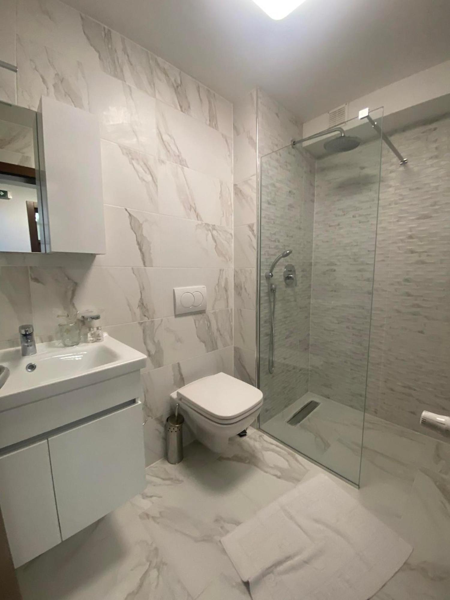 Dishli Hotel & Spa Struga Ngoại thất bức ảnh